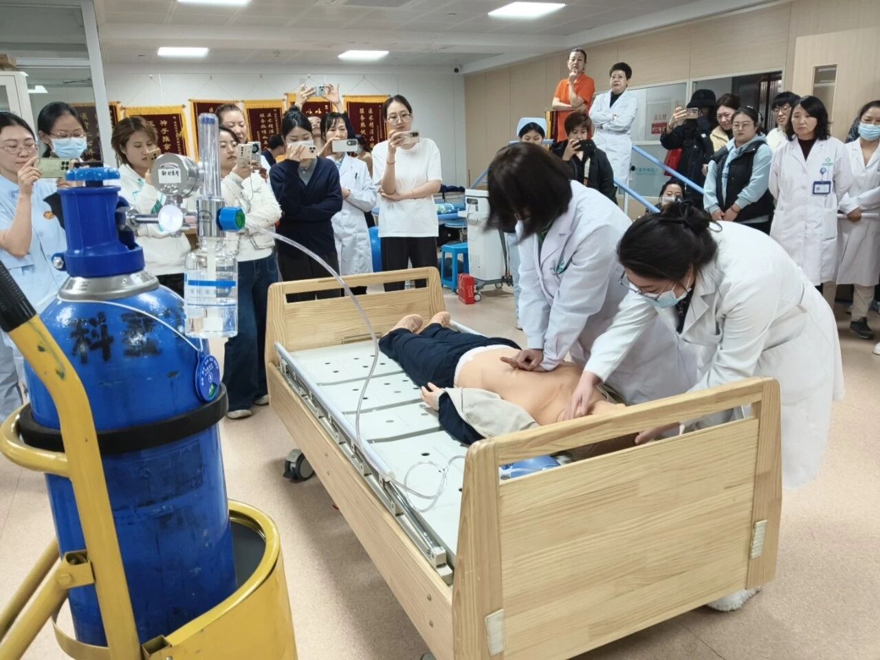 【以练筑防 守护生命 |】我院开展心肺复苏急救培训